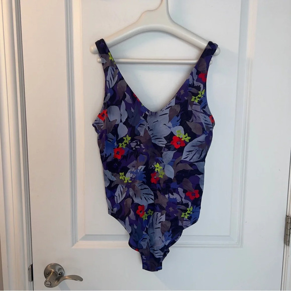 Athleta Women's Twilight Tropic V-Neck One Piece Swimsuit /Multicolor  size M - Picture 2 of 6